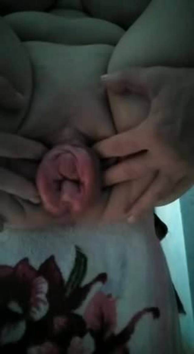 Amateur girl prolapsing her pussy