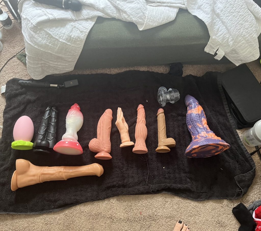 CallieJay dildos BoxOfDildosChallenge