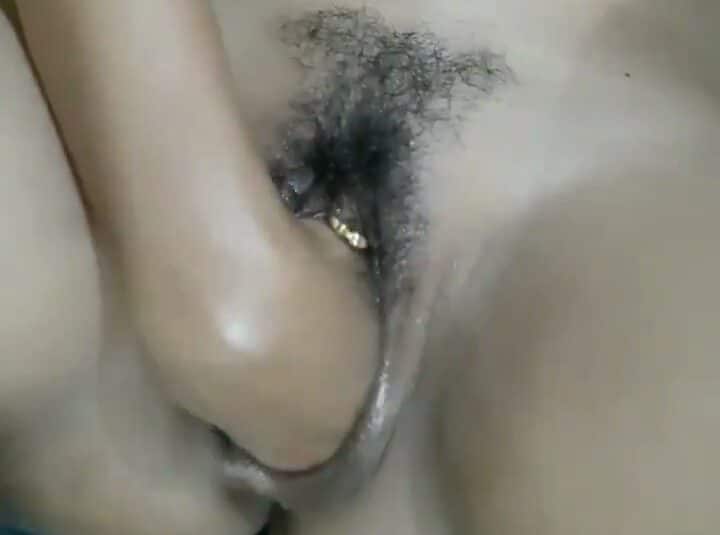 Rani Ceper self fists her huge vagina