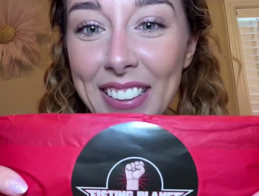 Lulu Blair trying her Fisting Planet t-shirt!