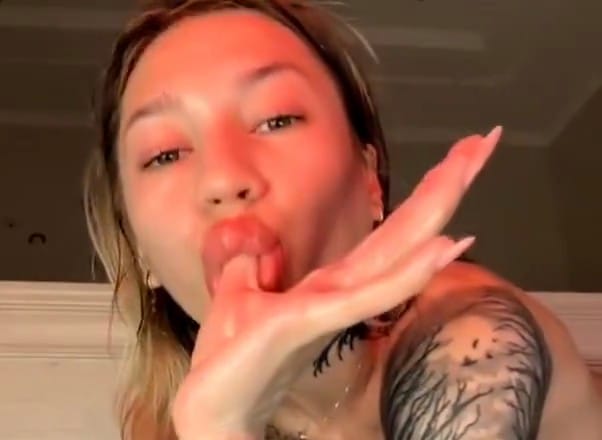 Future_Star sucking her fingers after self fucking her asshole